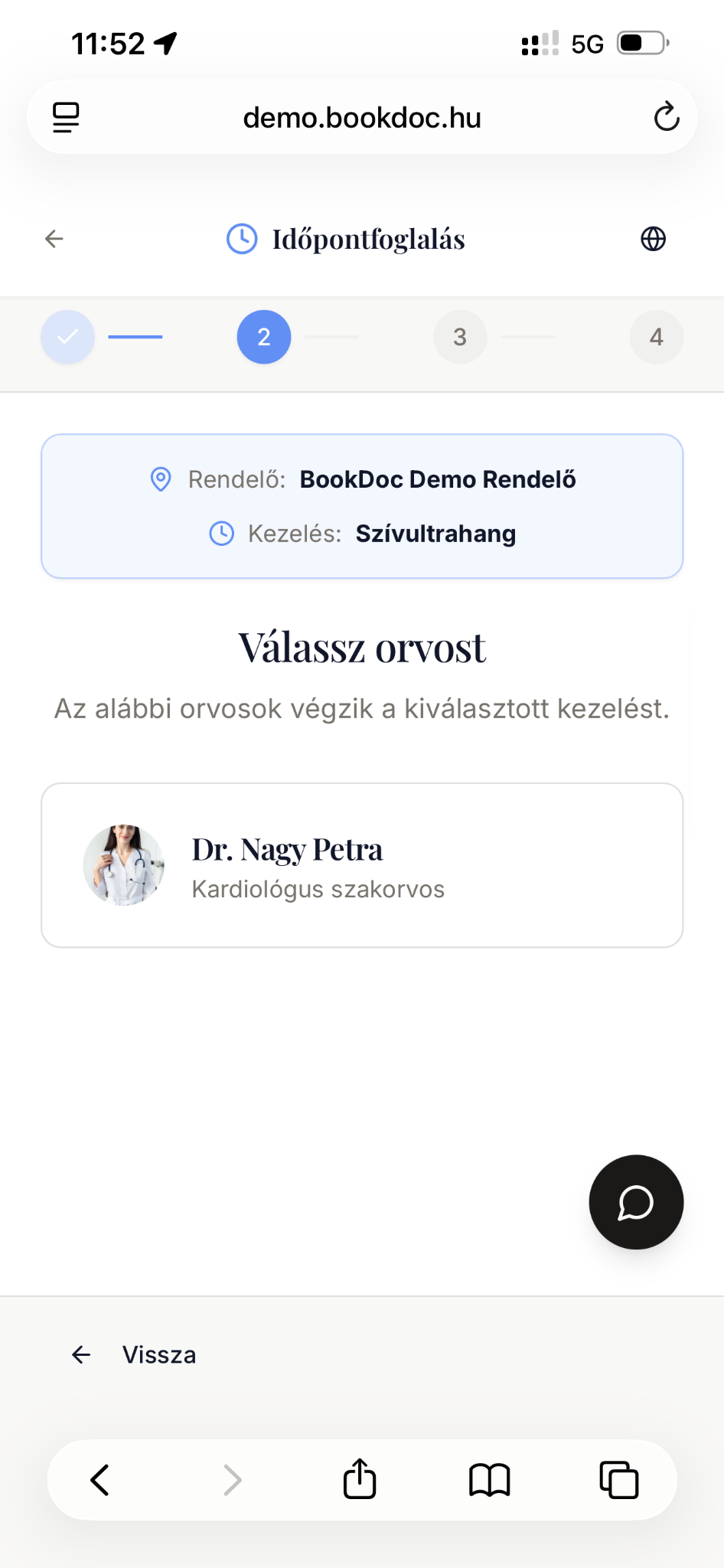 Orvos kiválasztása a Bookdoc demórendelő mobilos foglalási oldalán